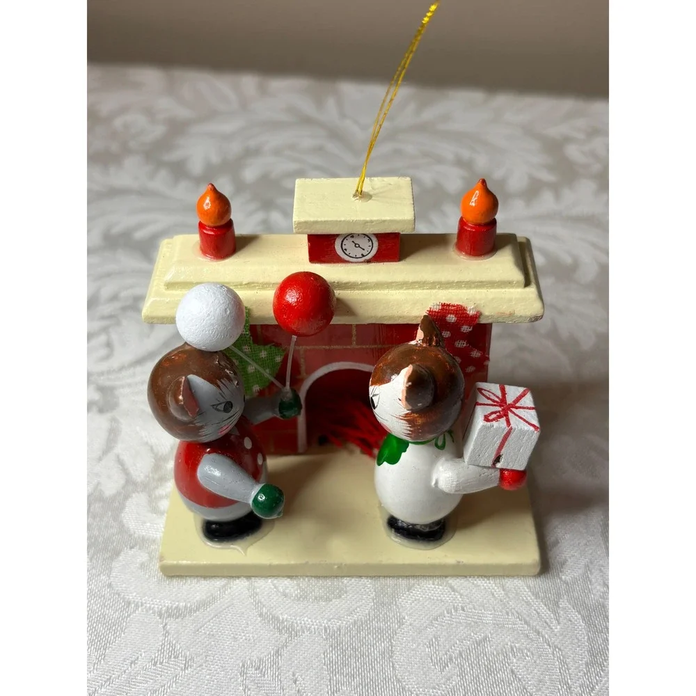 Vintage Roman Inc Wood Christmas Ornament Cats at Fireplace Red White Green Cat